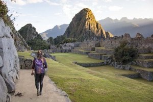 Machu Picchu, Machu Picchu Peru, Machu Picchu Tips, Peru, Sacred Valley, girl machu picchu