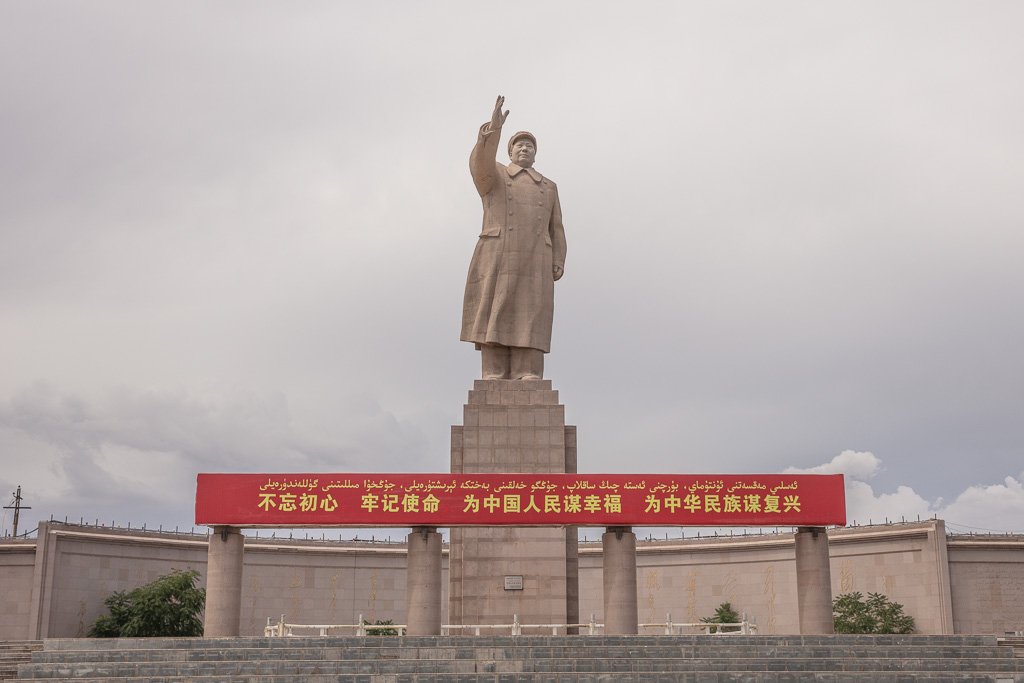 Kashgar, Kashi, Xinjiang, China, Western China, Kashgar Travel Guide, Kashgar Travel, Kashi Travel, Kashi Travel Guide, Mao Statue, Mao, Mao Kashgar, Mao Kashi, Mao statue Kashi, Mao Statue Kashgar