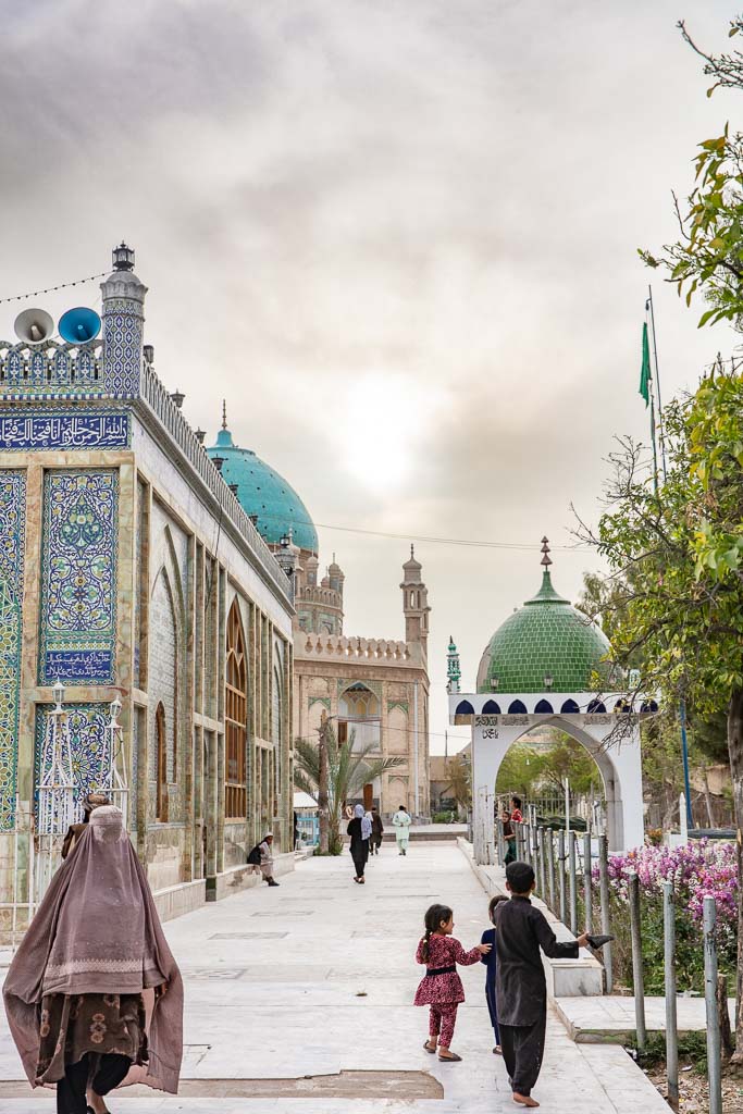 Mosque of the Cloak, Mosque of the Cloak of Prophet Mohammed, Mosque of the Cloak Kandahar, Mosque of the Cloak Afghanistan, Kandahar, Afghanistan, Ahmed Shah Durrani, Ahmed Shah Durrani Shrine