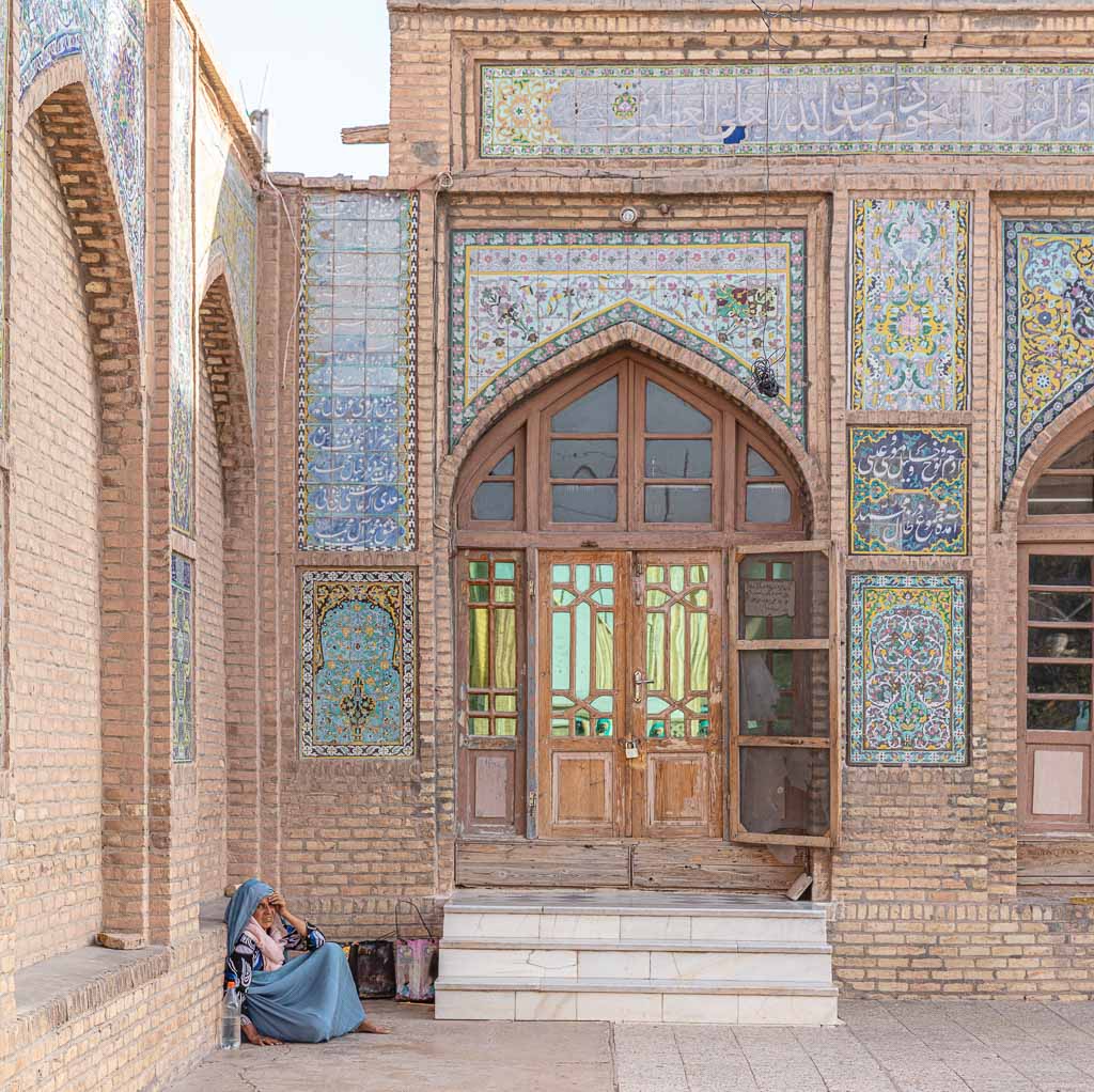 Mosque of the Cloak of the Prophet Mohammed, Herat, Afghanistan, Herat Mosque, chadri, burqa, burqa, Afghanistan mosque