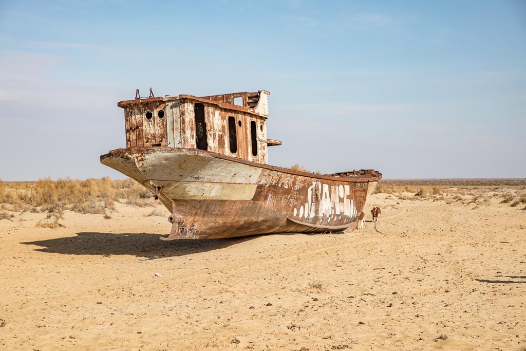 Moynaq, Moynaq ship graveyard, ship graveyard, Aral Sea, Karakalpakstan, travel Karakalpakstan, Karakalpakstan travel, Khorezm, Silk Road, uzbekistan