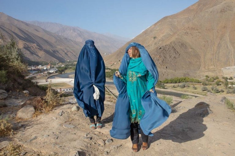 woman travel afghanistan, Afghanistan Tour, Afghanistan, Panjshir, Panjshir Valley, Chadri, Kabul day trip, Afghan Burqa