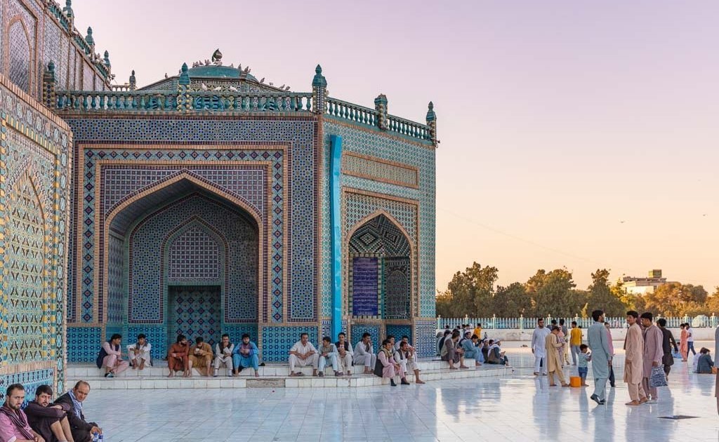 Shrine of Hazrat Ali, Blue Mosque, Blue Mosque Afghanistan, Blue Mosque Mazar e Sharif, Mazar e Sharif, Afghanistan, Balkh, Mazar i Sharif, Mosque, Afghanistan Mosque, Mazar e Sharif Mosque, Blue Mosque Sunset, Mazar e Sharif Sunset, Shrine of Hazrat Ali sunset